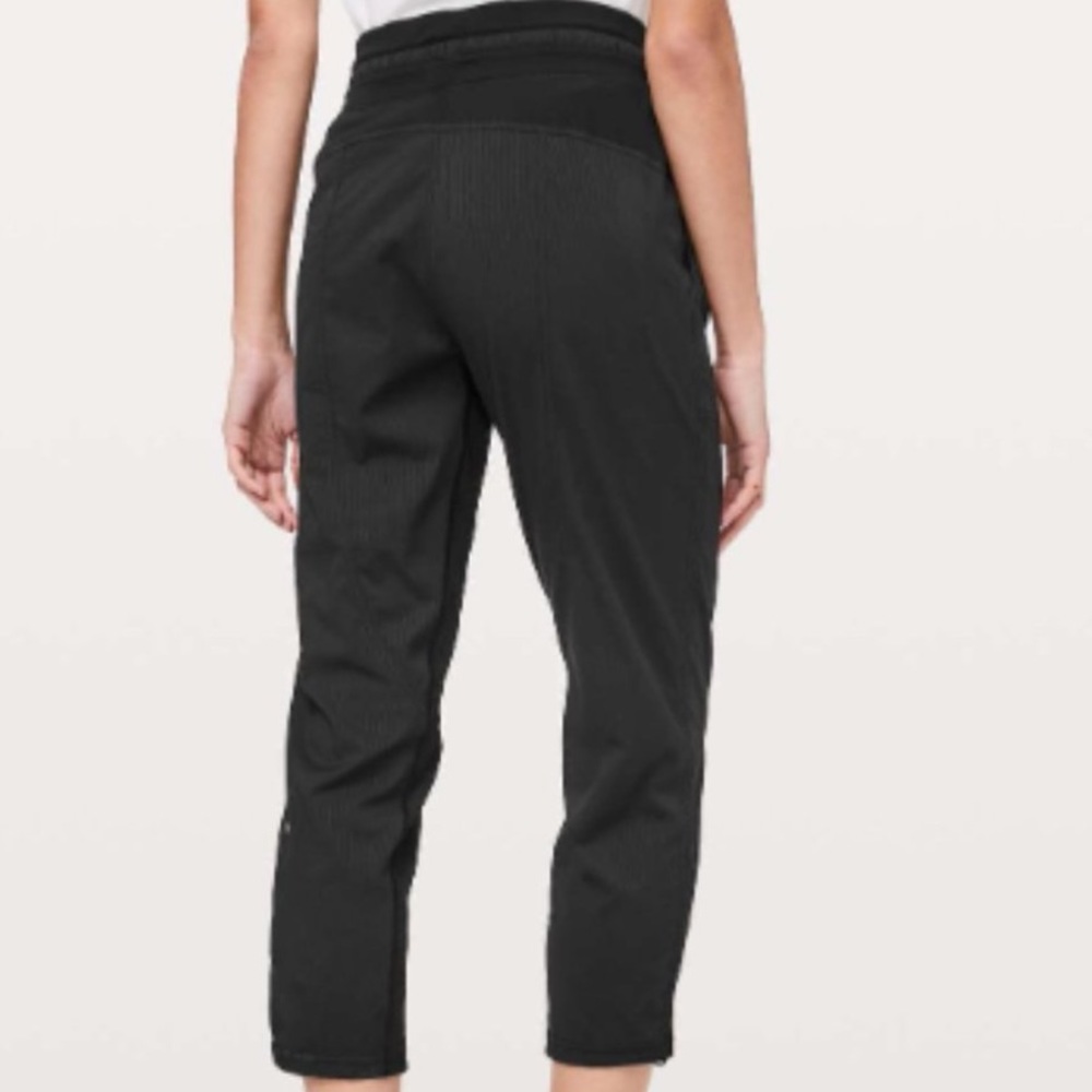 Lululemon pants size 6